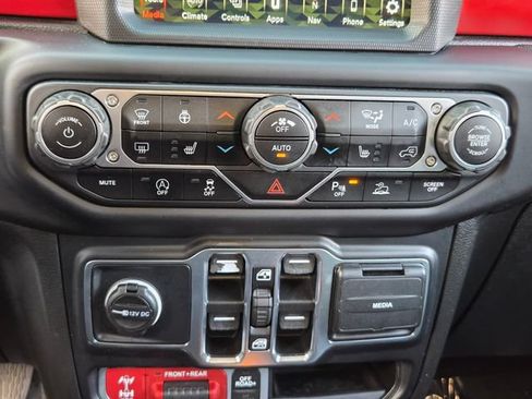 Used 2021 Jeep Gladiator Rubicon AWD/4WD image 17