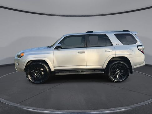 Used 2022 Toyota 4Runner SR5 RWD image 5