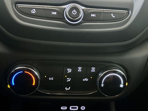 Used 2023 Chevrolet TrailBlazer LS FWD image 24