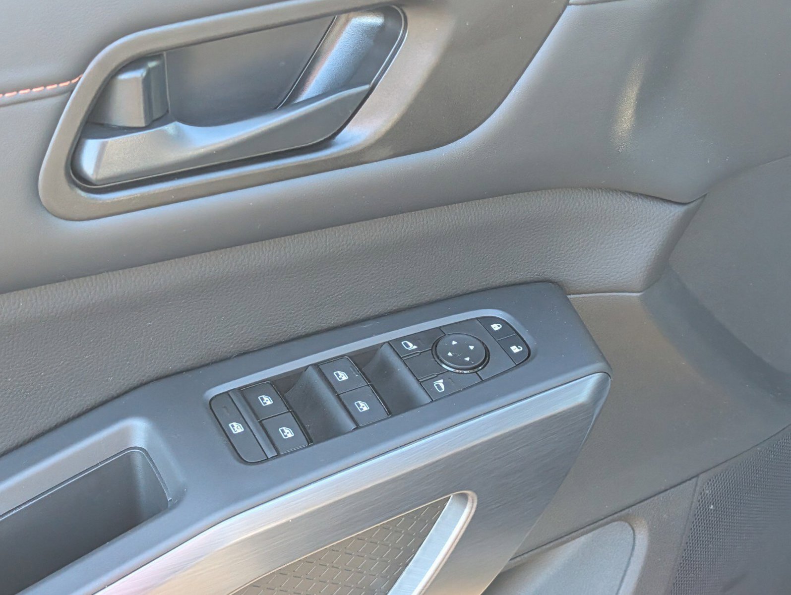 Used 2025 Nissan Pathfinder Rock Creek AWD/4WD image 29