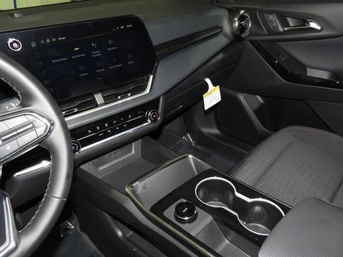 New 2026 Chevrolet Equinox LT AWD/4WD image 28
