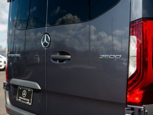 Used 2025 Mercedes-Benz Sprinter 2500 image 13
