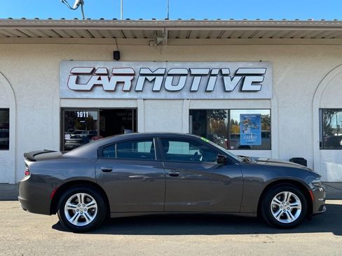 Used 2023 Dodge Charger SXT image 3
