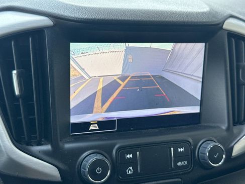 Used 2024 GMC Terrain SLT image 18