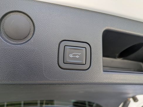 Used 2025 Chevrolet Equinox LT w/ Convenience Package II FWD image 14