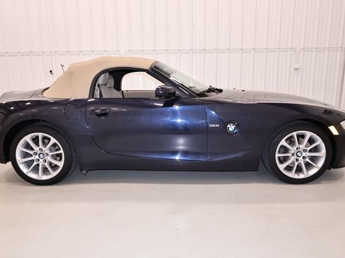 Used 2007 BMW Z4 3.0i RWD image 2