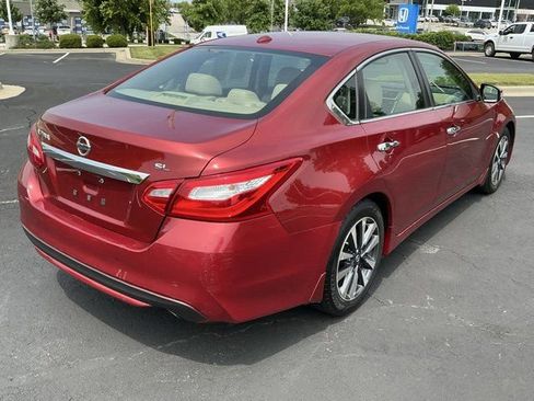 Used 2016 Nissan Altima 2.5 SL w/ 2.5 Technology w/LED Package FWD image 3