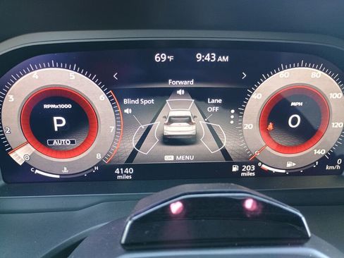 Used 2025 Nissan Rogue Platinum w/ Tech Package image 13