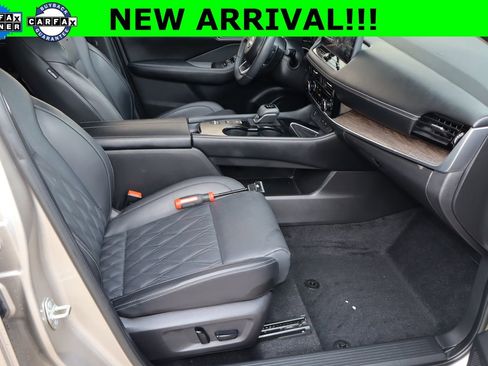 Used 2024 Nissan Rogue Platinum w/ Platinum Premium Package FWD image 17