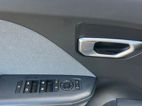 Used 2025 Kia K4 EX image 24