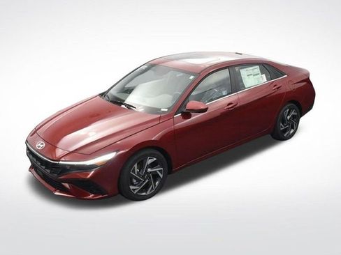 Used 2025 Hyundai Elantra SEL image 23