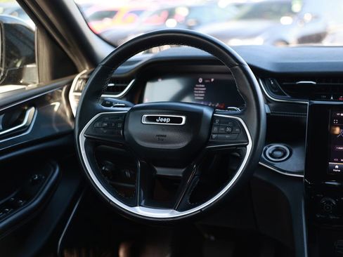 Used 2022 Jeep Grand Cherokee L Laredo image 25