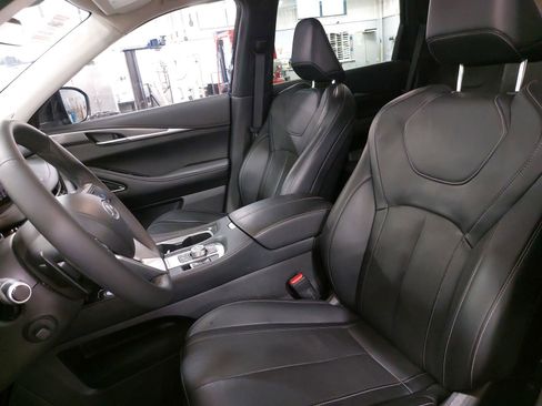 Used 2023 INFINITI QX60 Luxe w/ Performance Audio Package image 16