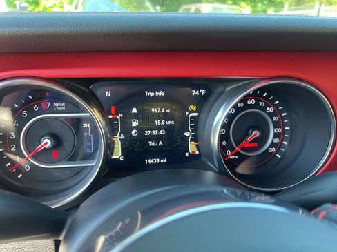 Used 2020 Jeep Wrangler Rubicon w/ LED Lighting Group AWD/4WD image 23