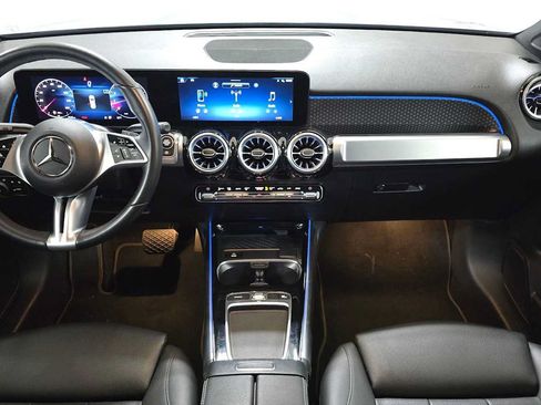 Used 2025 Mercedes-Benz GLB 250 4MATIC image 18