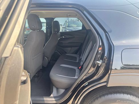 Used 2025 Chevrolet TrailBlazer LT FWD image 24