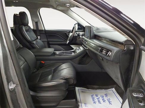 Used 2025 Lincoln Aviator Reserve w/ Equipment Group 201A image 15