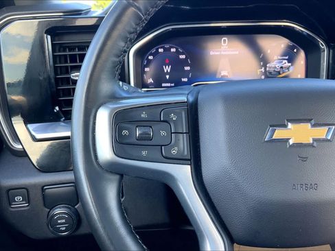 Used 2025 Chevrolet Silverado 2500 LT w/ Convenience Package RWD image 19