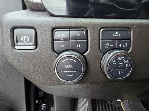 Used 2024 Chevrolet Silverado 1500 RST w/ Z71 Off-Road Package AWD/4WD image 15