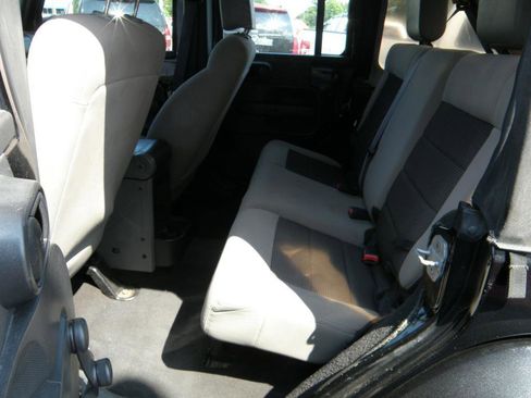 Used 2008 Jeep Wrangler Unlimited X image 9