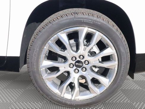 New 2026 GMC Acadia Denali w/ Super Cruise Package image 18