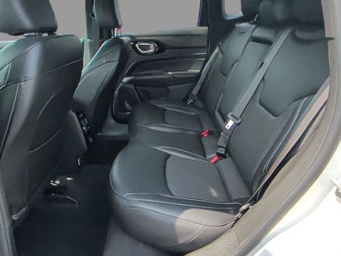 Used 2024 Jeep Compass Latitude w/ Altitude Special Edition AWD/4WD image 31