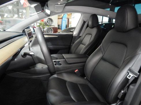 Used 2023 Tesla Model Y AWD image 17