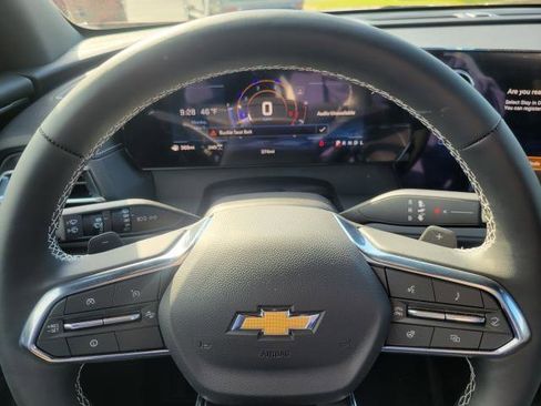 New 2026 Chevrolet Traverse LT w/ Sun and Wheel Package AWD/4WD image 11
