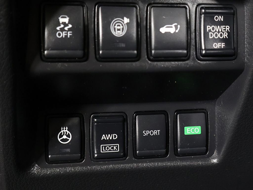 Used 2017 Nissan Rogue SV AWD/4WD image 39