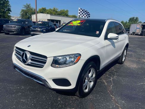 Used 2018 Mercedes-Benz GLC 300 4MATIC image 3