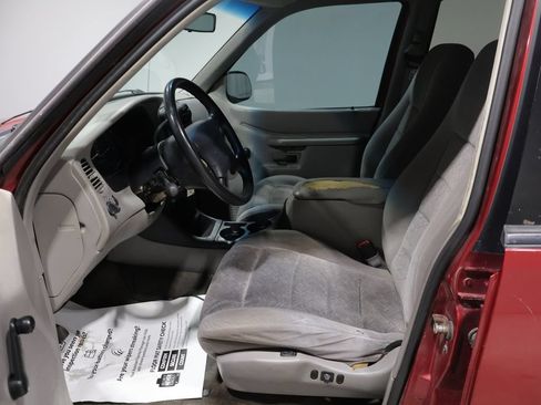 Used 2000 Ford Explorer XL AWD/4WD image 16