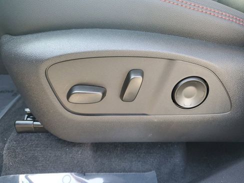 New 2026 Chevrolet Traverse RS w/ LPO, Floor Liner Package image 24