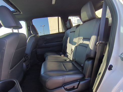 Used 2024 Honda Passport EX-L image 32