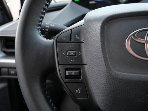 Certified 2025 Toyota Prius LE image 28