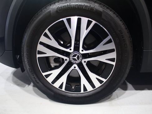 Used 2025 Mercedes-Benz GLA 250 4MATIC image 16