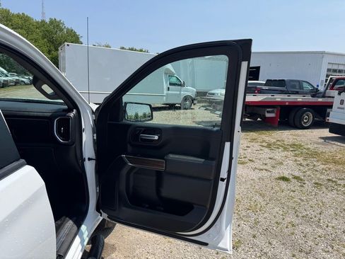 Used 2020 Chevrolet Silverado 1500 LT w/ Remote Start Package AWD/4WD image 15