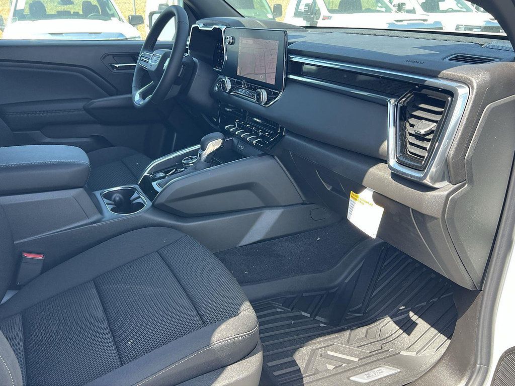 New 2026 GMC Canyon Elevation w/ Technology Package AWD/4WD image 28