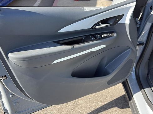 Used 2021 Chevrolet Bolt LT image 9