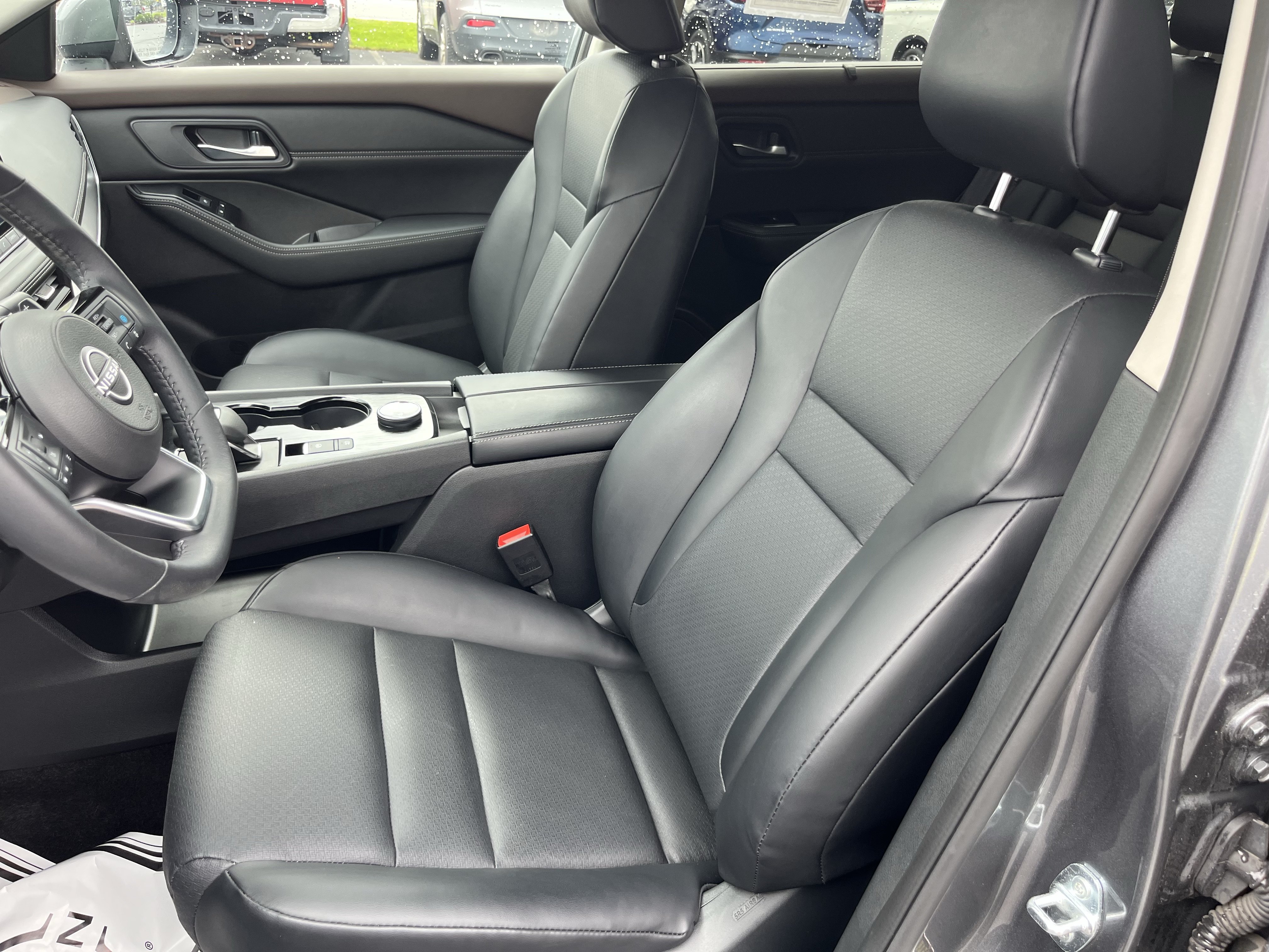 Used 2023 Nissan Rogue SV w/ SV Premium B Package AWD/4WD image 12