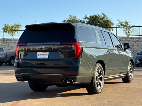 Used 2026 GMC Yukon XL AT4 w/ AT4 Premium Plus Package AWD/4WD image 8