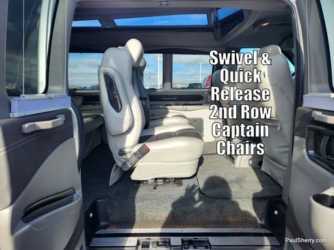 Used 2018 GMC Savana 2500 w/ Enhanced Convenience Package image 26