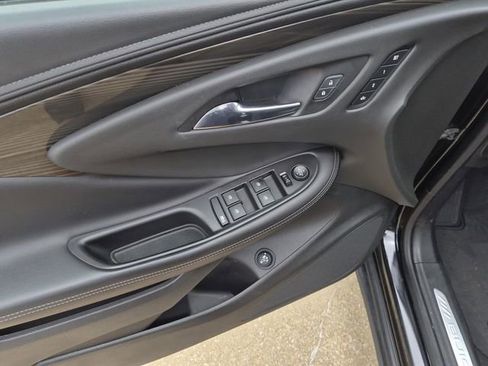 Used 2019 Buick Envision Essence FWD image 25
