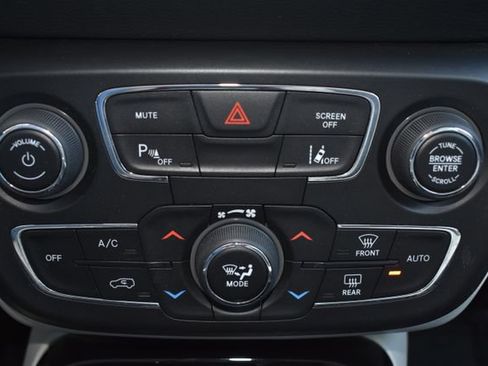 Used 2021 Jeep Compass Limited AWD/4WD image 29