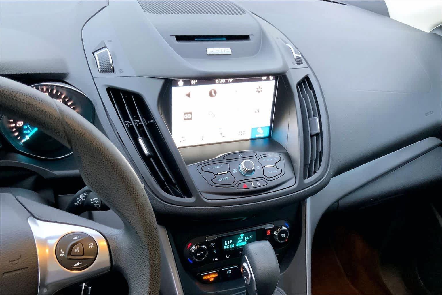 Used 2016 Ford Escape SE w/ Equipment Group 201A FWD image 7