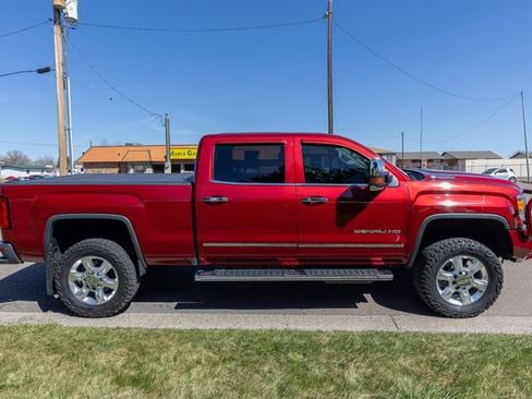 Used 2018 GMC Sierra 2500 Denali AWD/4WD image 4