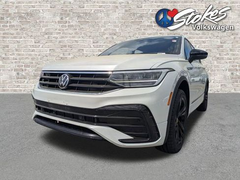Certified 2023 Volkswagen Tiguan SE R-Line AWD/4WD image 8