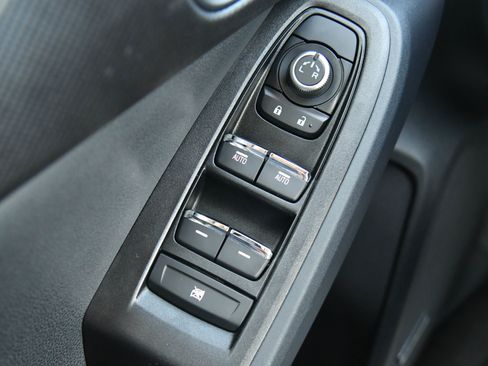 Used 2024 Subaru Crosstrek 2.5i Limited w/ Crosstrek Mirror Package image 34