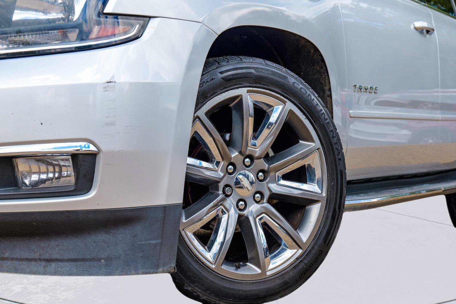 Used 2015 Chevrolet Tahoe LTZ RWD image 2
