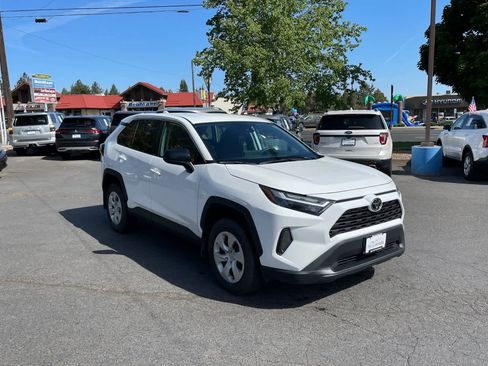 Used 2025 Toyota RAV4 LE AWD/4WD image 7