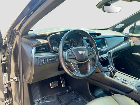 Used 2022 Cadillac XT5 Sportv w/ Platinum Package AWD/4WD image 9